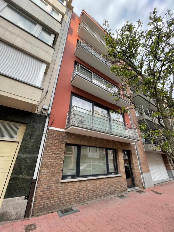 Lovely 2 Bedroom Appartment Near Knokke-Strand Beach Bar Екстериор снимка